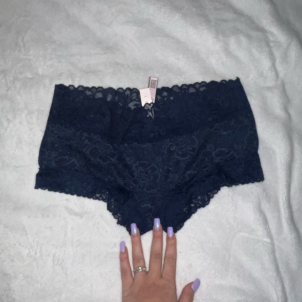 NWT Victoria’a Secret Lace Shortie Panty